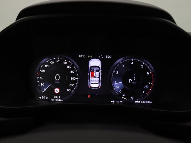 Volvo XC40 1.5 T3 Business Pro 163PK Trekhaak, Achteruitrijcamera, Keyless, Clima, Elektr. Achterklep, 18" LM Velgen, Adaptieve Cruise Control