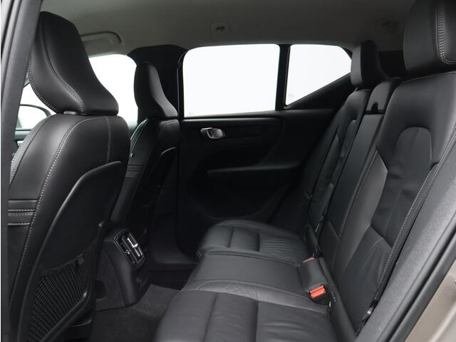 Volvo XC40 T4 Recharge Inscription / Trekhaak / Adapt. cruise / Stoel+stuurwielverwarming / Privacy glass