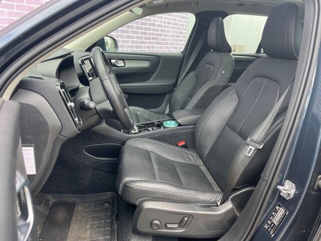 Volvo XC40 1.5 T5 Recharge Inscription | Trekhaak | 360° camera | Panorama dak | harman & Kardon | Stoel/stuur verwarming | Elektrische verstelbare voorstoelen | Adaptieve cruise control |