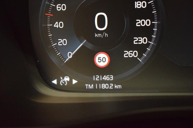 Volvo XC40 T3 163pk AUT8 Inscription Trekhaak 1600kg/ Leer/ Stoelverw./ Panodak/ Camera