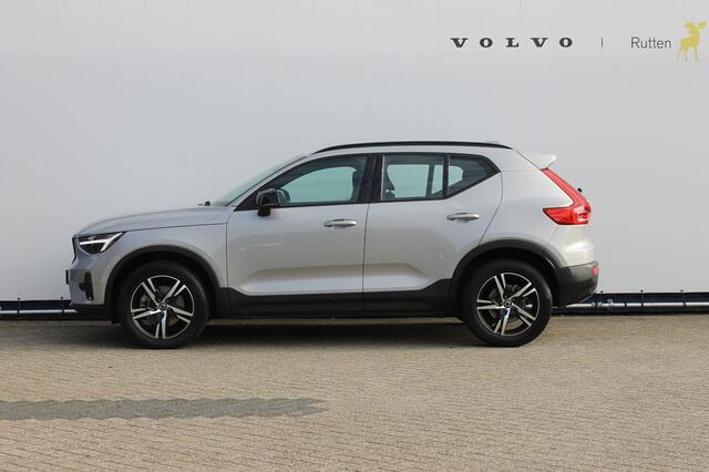Volvo XC40 2.0 B4 Plus Dark Google Infotainment / Semi elektrisch wegklapbare trekhaak / Verwarmbare voorruit / Harman Kardon Audio installatie / Elektrisch bedienbare voorstoelen
