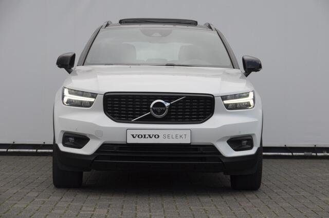 Volvo XC40 T5 262PK Automaat Recharge R-Design / BLIS / Stoel - en stuurwielverwarming / Leder met alcantara interieur / Parkeersensoren met 360 camera / Keyless entry / Elektrische stoelen met geheugen / Panoramadak / Harman kardon