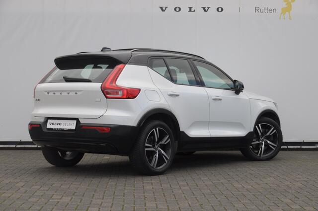 Volvo XC40 T5 262PK Automaat Recharge R-Design / BLIS / Stoel - en stuurwielverwarming / Leder met alcantara interieur / Parkeersensoren met 360 camera / Keyless entry / Elektrische stoelen met geheugen / Panoramadak / Harman kardon