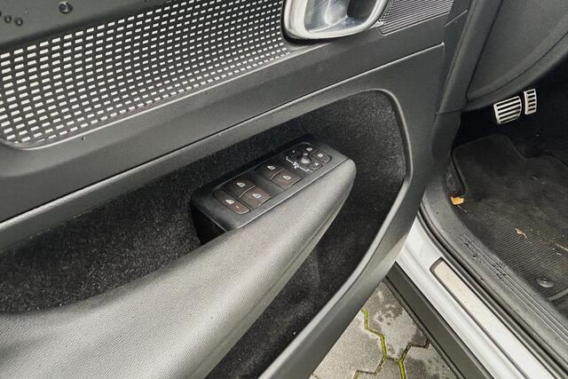 Volvo XC40 2.0 T4 190pk R-Design SCANDINAVIAN LINE