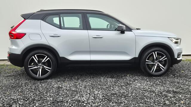 Volvo XC40 1.5 T5 Recharge R-Design 19" Wielen - Trekhaak - Harman Kardon Audio - Climate - Two Tone - Camera achter