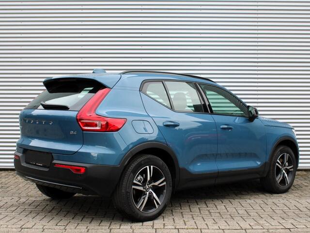 Volvo XC40 2.0 B4 Plus Dark Automaat / Trekhaak / Harman Kardon / Reservewiel / Verwarmd voorruit