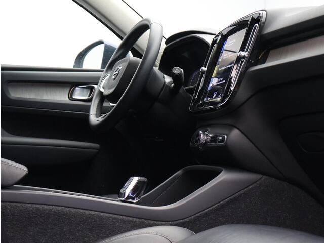Volvo XC40 T4 Recharge Inscription / Trekhaak / Stoel+stuurwielverwarming / 19" / Privacy glass