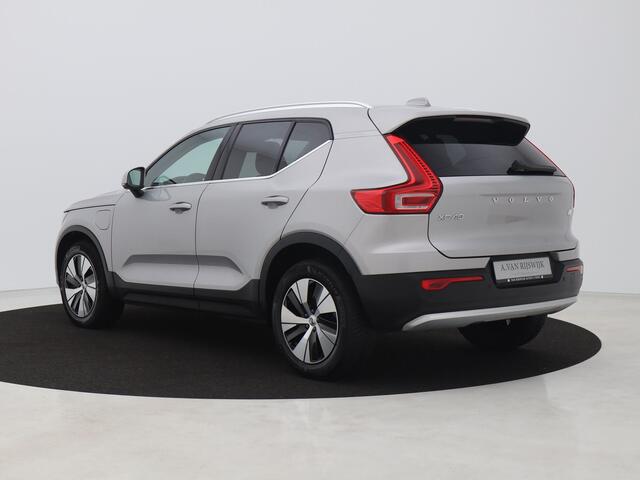 Volvo XC40 1.5 T4 Plug-in hybrid Core Bright | CAMERA | KEYLESS | STOEL- EN STUURVERW.