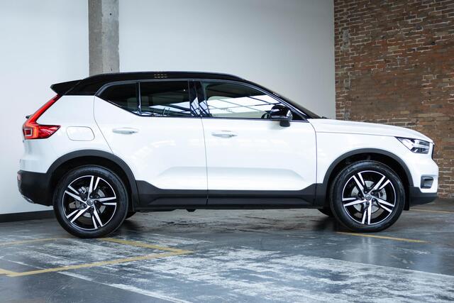 Volvo XC40 T4 Automaat R-Design | Panoramadak | Semi Electrische Wegklapbare trekhaak | Adaptive Cruise Control | BLIS | Comfortstoelen | Parkeercamera | Parkeersensoren voor + achter | Parkeerverwarming | Keyles Entree