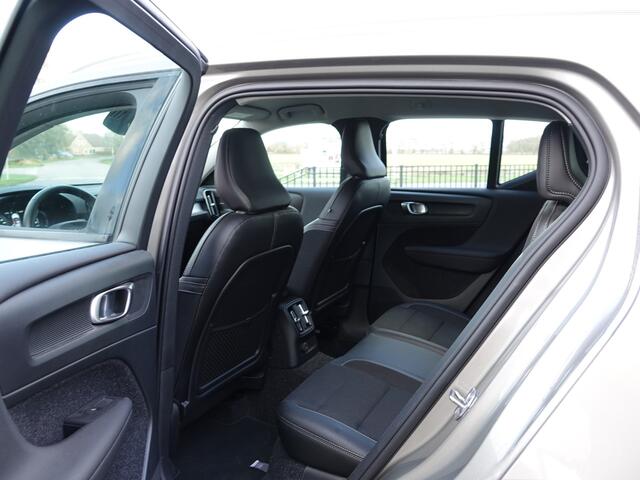 Volvo XC40 1.5 T5 Twin Engine Momentum Pro PILOT + ACC | BLIS | H-LEER | HK AUDIO