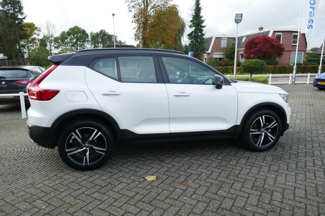 Volvo XC40 1.5 T3 R-DESIGN PANO/STOELVERW./ELEKTR.ACHTERKLEP/TREKHAAK