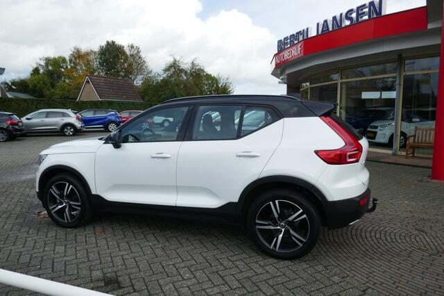 Volvo XC40 1.5 T3 R-DESIGN PANO/STOELVERW./ELEKTR.ACHTERKLEP/TREKHAAK