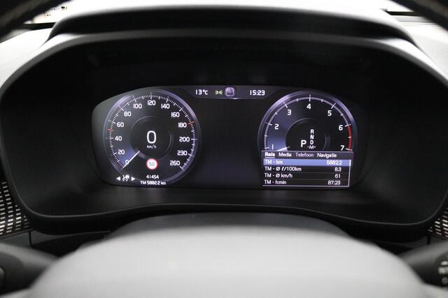 Volvo XC40 2.0 B4 R-Design | Trekhaak | Panoramadak | Parkeercamera