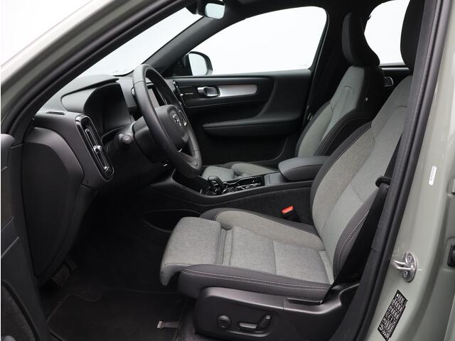 Volvo XC40 2.0 B4 Plus Dark / Trekhaak / Harman Kardon / Elektrische Stoelen / Stoel+Stuurverwarming / Pilot Assist / Allseasonbanden / Keyless /