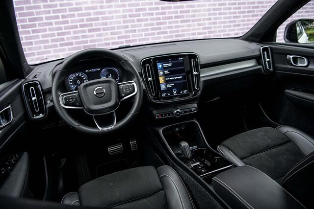 Volvo XC40 1.5 T5 Recharge R-Design | Panodak | Camera | Stoel+stuurwiel Verwarming | Trekhaak | Adapt Cruise | Getint glas
