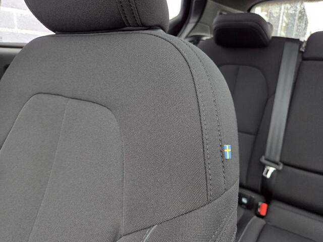 Volvo XC40 Recharge Twin Plus R-Design 408 pk AWD | All-seasonbanden | Google maps | Elektr. verstelbare stoelen | Panoramadak | Adaptive Cruise Control | BLIS | EX40 / XC40