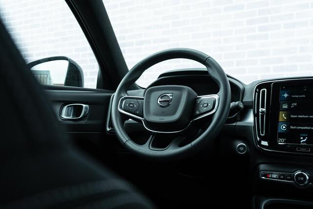Volvo XC40 T2 Momentum Aut. | Park Assist V+A | Parkeercamera | 19" Lichtmetalen Velgen | Navigatie | Apple CarPlay & Android Auto |