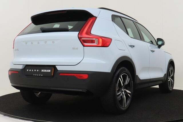 Volvo XC40 B4 (M-HYBRID) PLUS DARK -CAMERA|ADAP.CRUISE|VERW.VOORRUIT|TREKHAAK|HARMAN/KARDON