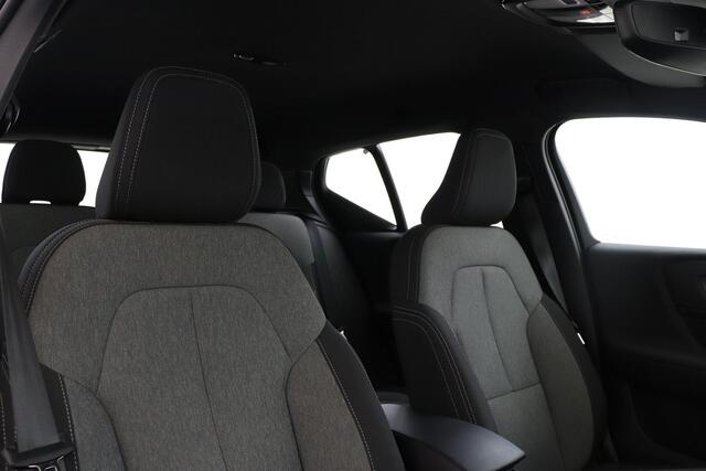 Volvo XC40 B4 (M-HYBRID) PLUS DARK -CAMERA|ADAP.CRUISE|VERW.VOORRUIT|TREKHAAK|HARMAN/KARDON