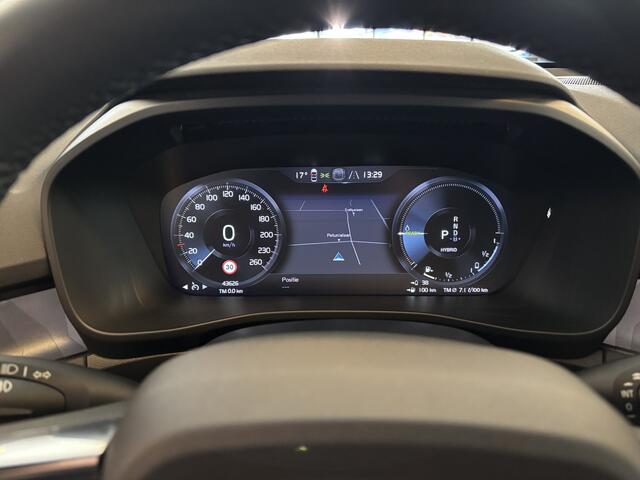 Volvo XC40 1.5 T4 Plug-in Ultimate Bright / Panoramadak / Leer - Alcantara / Harman-Kardon / Dab+ / Apple Carplay / Stuur- en Stoelverwarming / MY 2023 - Elek Trekhaak -