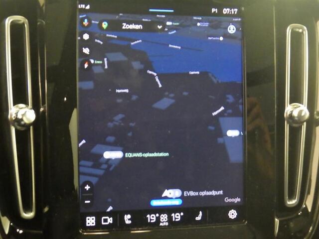 Volvo XC40 Recharge Twin Pro | Trekhaak | Leder | Adaptieve cruise controle | Blis | Panorama Schuifdak | 360º Camera | Harman/Kardon | Adaptive LED koplampen | Memory | VOL
