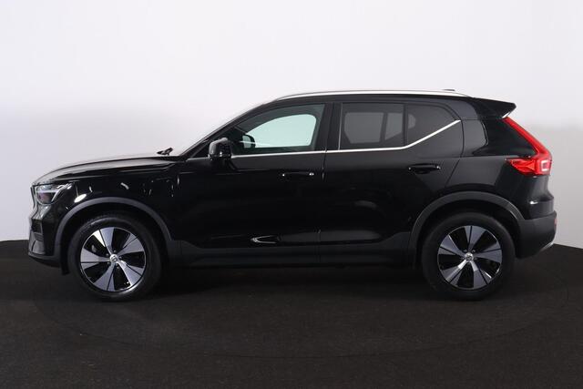 Volvo XC40 T4 Recharge Plus Bright - IntelliSafe Assist & Surround - Harman/Kardon audio - Parkeercamera achter - Verwarmde voorstoelen & stuur - Parkeersensoren voor & achter - Elektr. bedienb. voorstoelen met geheugen links - Draadloze tel. lader - Extra getint gl