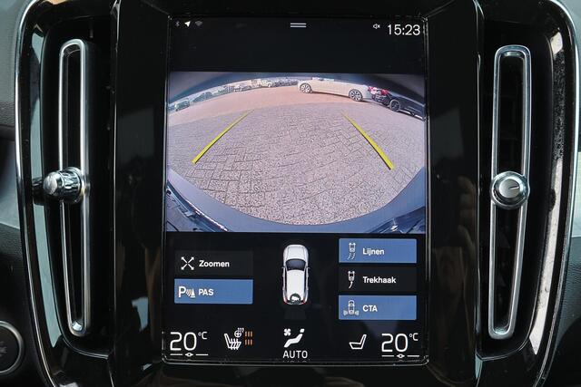 Volvo XC40 T4 Recharge Plus Bright - IntelliSafe Assist & Surround - Harman/Kardon audio - Parkeercamera achter - Verwarmde voorstoelen & stuur - Parkeersensoren voor & achter - Elektr. bedienb. voorstoelen met geheugen links - Draadloze tel. lader - Extra getint gl