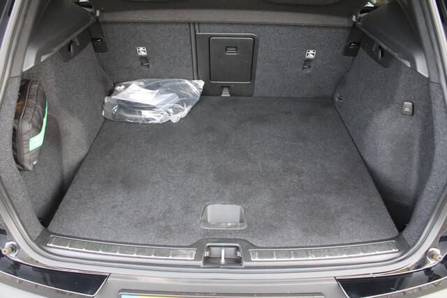 Volvo XC40 T5 Automaat Recharge Inscription | Adapt. Cruise | Keyless | BLIS | Verw. Voorstoelen | DAB | Camera