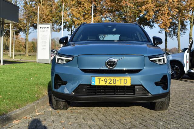 Volvo XC40 Extended Range 252PK Plus 82 kWh | ACC | Camera | Blis | 19"LMV | All seasons | Stoel-Stuurverwarming