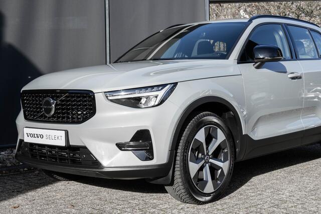 Volvo XC40 B4 Plus Dark | Harman Kardon Premium Audio | Climate Pack | Trekhaak | All Season banden | Google Infotainment | Adaptieve Cruise Control | BLIS | Parkeercamera | Elektrische Kofferklep | Keyless |