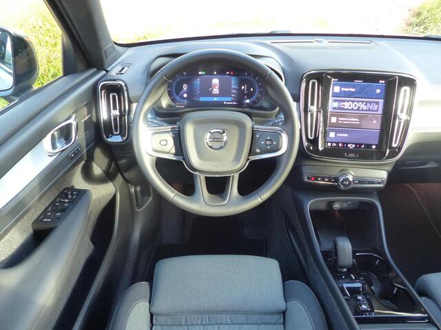 Volvo XC40 B4 Plus Dark