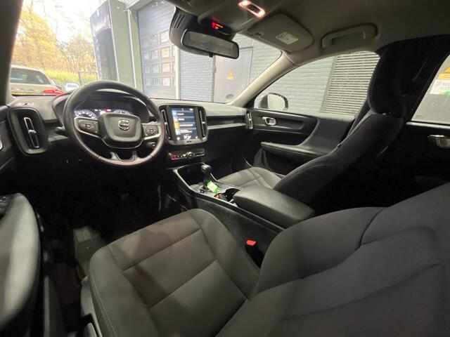 Volvo XC40 T2 Momentum Core | Camera | Stoel+Stuurverwarming | Apple Carplay | PDC V+A