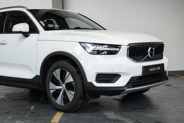 Volvo XC40 T4 Momentum Pro | 1ste Eigenaar | Dealeronderhouden | Semi Electrische Wegklapbare Trekhaak | 18'' Lichtmetalen Velgen | Parkeerverwarming | Parkeersensoren