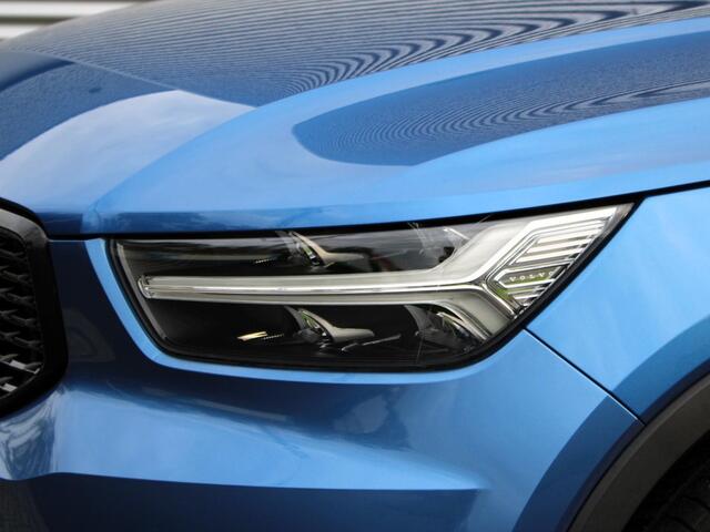 Volvo XC40 2.0 T4 R-Design Automaat / Trekhaak / 360* camera / Verwarmd voorruit / DAB radio