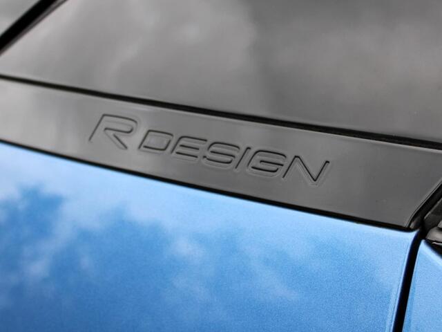 Volvo XC40 2.0 T4 R-Design Automaat / Trekhaak / 360* camera / Verwarmd voorruit / DAB radio