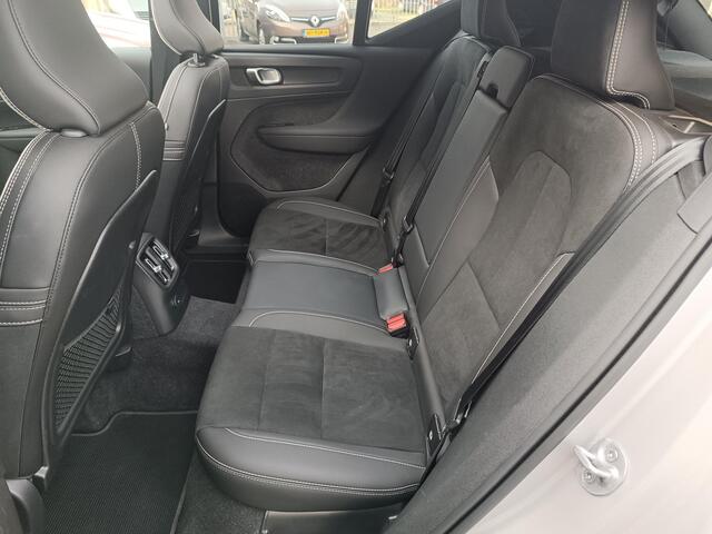 Volvo XC40 1.5 T4 Plug-in hybrid Ultimate Dark, trekhaak, H&K