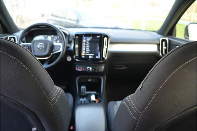 Volvo XC40 1.5 T4 Recharge Inscription Adap.Cruise | Standverwarming | 1800kg trekgewicht!
