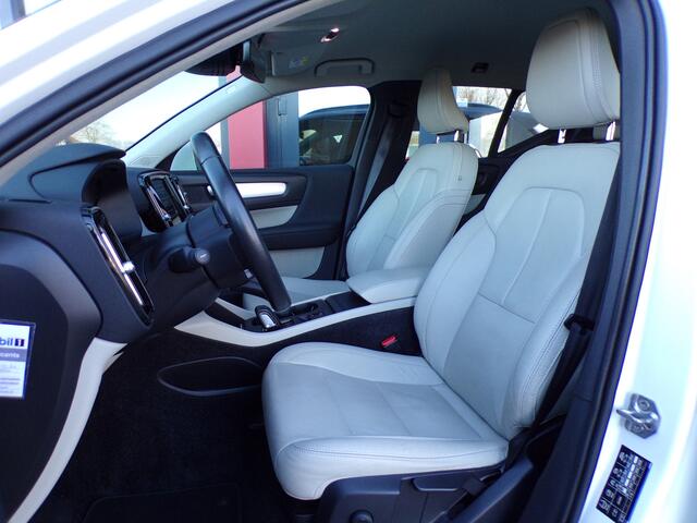 Volvo XC40 2.0 T4 Momentum Camera Leer Trekhaak NAP Nieuwstaat!!!