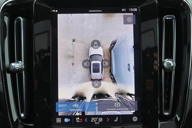 Volvo XC40 Extended Range Ultimate 82 kWh - Panorama/schuifdak - IntelliSafe Assist & Surround - 360º Camera - Harman/Kardon audio - Verwarmde voorstoelen, stuur & achterbank - Parkeersensoren voor & achter - Elektr. bedienb. voorstoelen met geheugen links - Draadlo