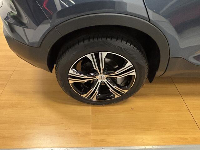 Volvo XC40 1.5 T4 Recharge Inscription - NL auto met NAP - LEER -CARPLAY - NAVI 4 nieuwe ALL SEASON BANDEN _ ONDERHOUD _ APK