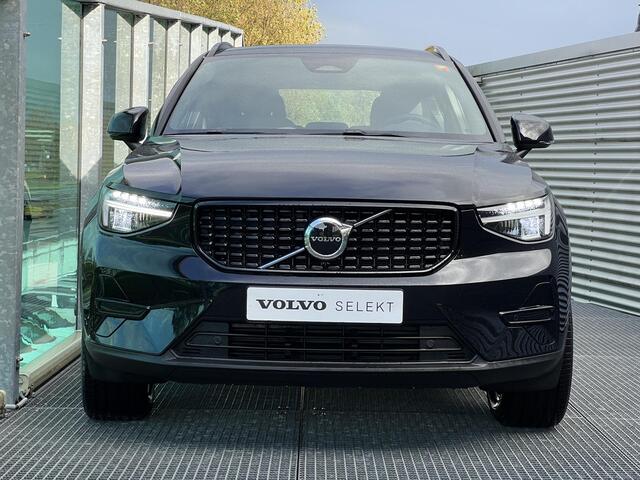 Volvo XC40 2.0 B4 Plus Dark Mild hybrid, Automaat, Driver assist, BLIS, Trekhaak semi elektrisch inklapbaar, Stoel- en stuurverwarming, Parkeercamera, Park assist voor- en achter, verwarmde voorruit