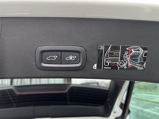 Volvo XC40 1.5 T5 Recharge R-Design PHEV, Automaat, Panoramadak, Trekhaak semi elektrisch inklapbaar, Driver assist, BLIS, Elektrische stoelverstelling, Stoelverwarming, Stuurverwarming, Harman Kardon audio, Leder-nubuck bekleding