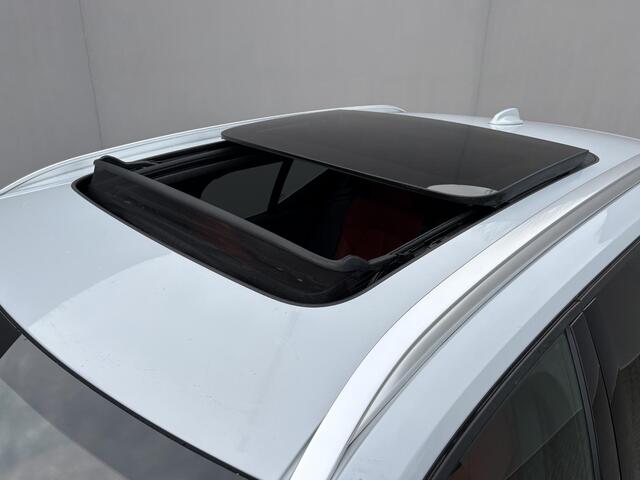 Volvo XC40 1.5 T5 Recharge Business Pro / Plug-in Hybrid / SOH 91,7% / Schuif-/Kanteldak / Achteruitrijcamera / Stoel-/Stuurverwarming / Harman Kardon Audio / Elektrische Achterklep /