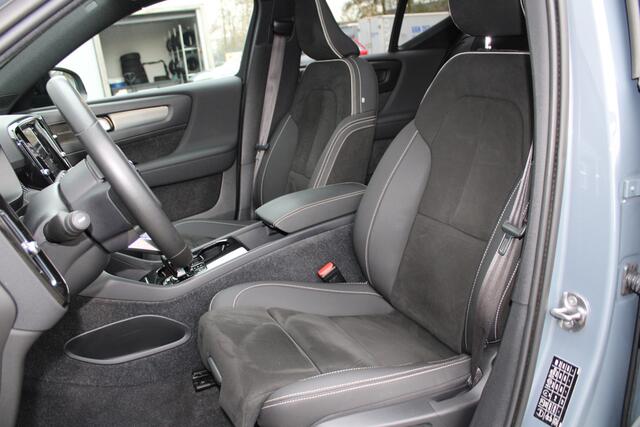 Volvo XC40 Recharge Pro | 360 graden camera | Elektrisch verstelbare stoelen | All Season banden