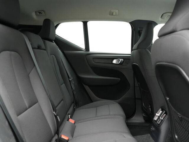 Volvo XC40 T4 Recharge R-Design Plug In Hybrid 211pk Dealer O.H. PHEV | Camera | Sportstoelen Memory | Apple Carplay | Keyless | Navigatie | Virtual | Blis | Cruise Control |