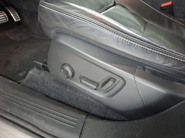 Volvo XC40 Recharge P8 AWD R-Design 1e-Eig. & Dealer-Onderh. BOVAG-Garantie. NL-Auto.