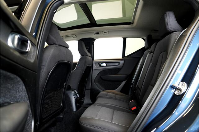 Volvo XC40 1.5 T4 Plug-in Hybrid 155kW/211pk DCT7 Inscription PANORAMADAK + EL.TREKHAAK + MATRIX LED + HARMAN/KARDON + SPORTSTOELEN + ADAPT.CRUISE + NAVI SENSUS + LANE ASSIST + PILOT ASSIST + 360 CAMERA + KEYLESS ENTRY&GO + PARKSENSOREN V&A + 19" LM-VELGEN!!