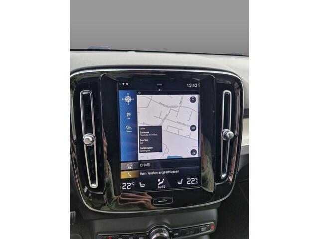 Volvo XC40 Plug-in Hybrid T4 Inscription Expression | Stoel- en stuurverwarming | Achteruitrijcamera | Parkeersensoren voor + achter | Getint glas | Navigatie | Apple Carplay / Android Auto | LED koplampen |