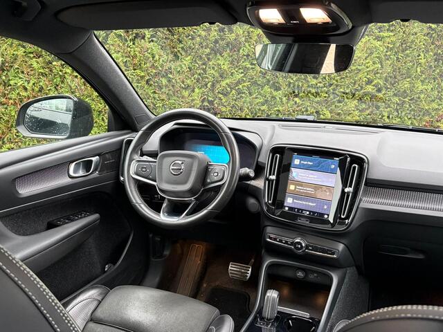 Volvo XC40 Recharge P8 AWD R-Design | Panoramadak | Trekhaak | Harman/Kardon |