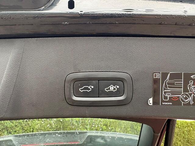 Volvo XC40 Recharge P8 AWD R-Design | Panoramadak | Trekhaak | Harman/Kardon |